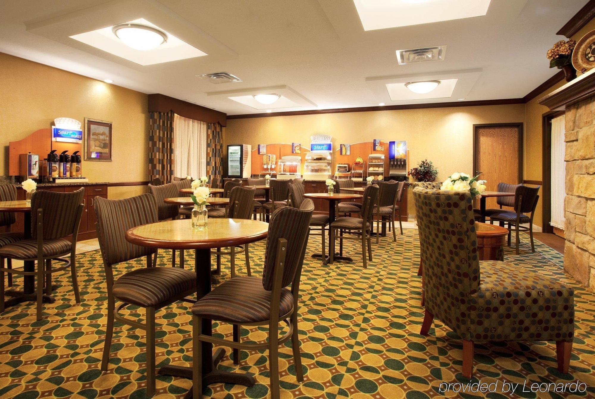 Holiday Inn Express Hotel&Suites Morris Exterior foto